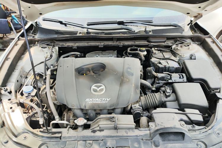 Used Mazda CX-4 2018 2.0L Automatic Two-Wheel Drive Blue Sky Dynamic Version China V Standard Engine Bay