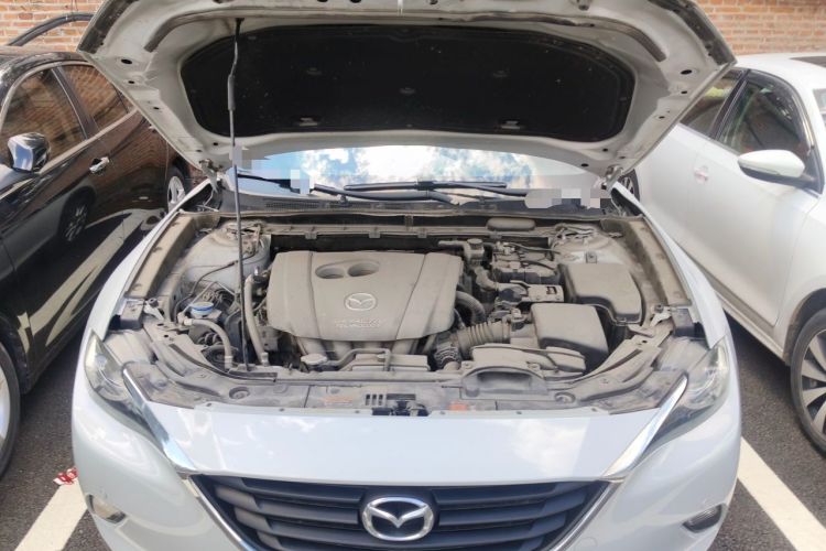 Used Mazda CX-4 2018 2.0L Automatic Two-Wheel Drive Blue Sky Exploration Version China V Standard Engine Bay