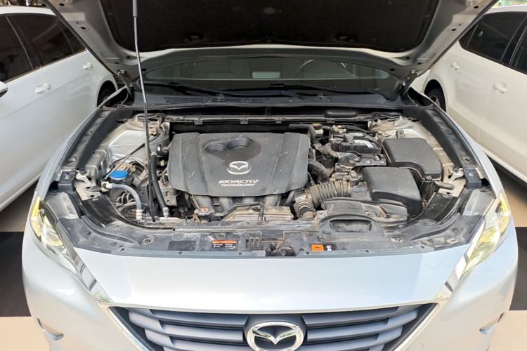 Used Mazda CX-4 2018 2.0L Manual Two-Wheel Drive Blue Sky Dynamic Edition China V Standard Engine Bay