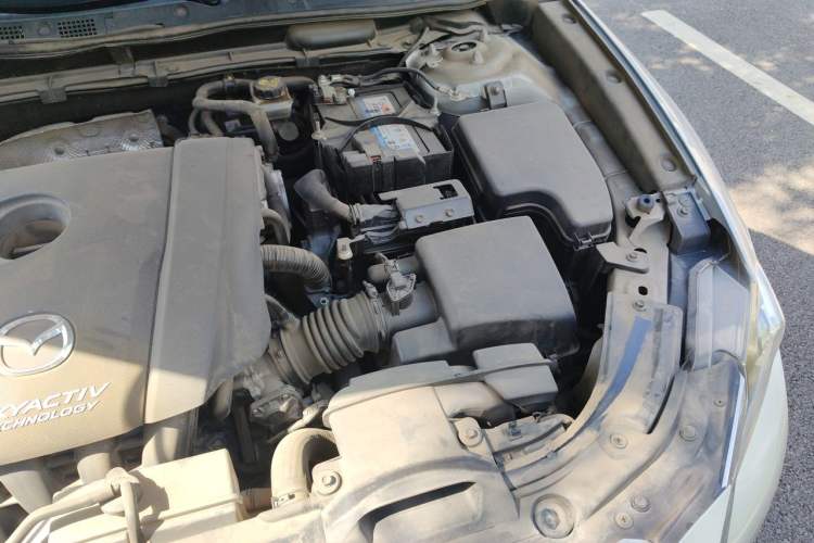 Used Mazda CX-4 2018 2.0L Automatic Two-Wheel Drive Blue Sky Dynamic Version China VI Standard Engine Bay Left