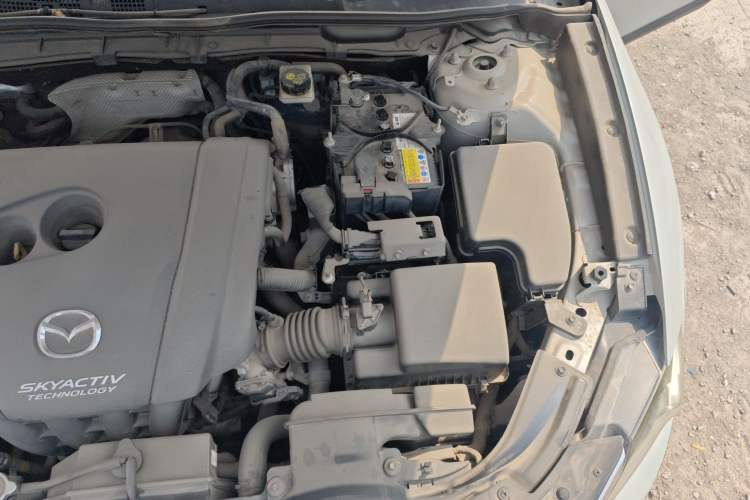 Used Mazda CX-4 2018 2.0L Automatic Two-Wheel Drive Blue Sky Dynamic Version China VI Standard Engine Bay Left