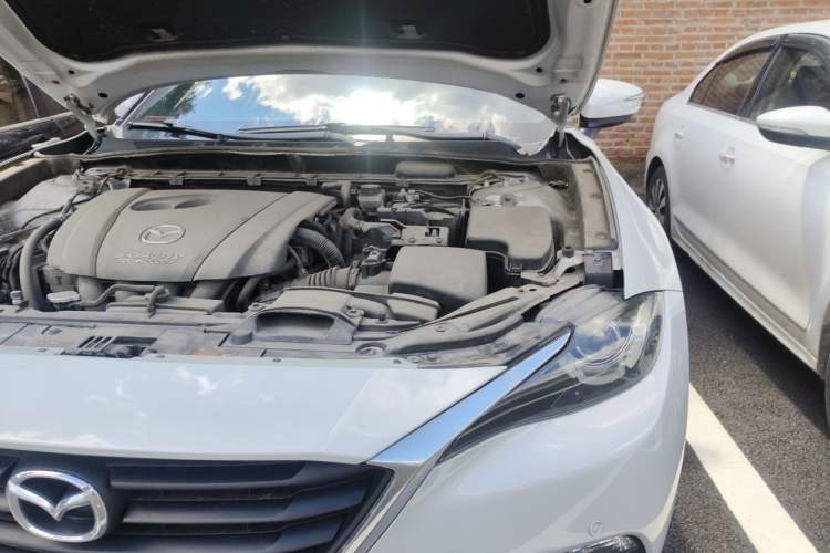 Used Mazda CX-4 2018 2.0L Automatic Two-Wheel Drive Blue Sky Exploration Version China V Standard Engine Bay Left