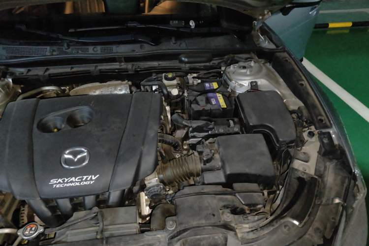 Used Mazda CX-4 2018 2.0L Automatic Two-Wheel Drive Blue Sky Dynamic Version China V Standard Engine Bay Left