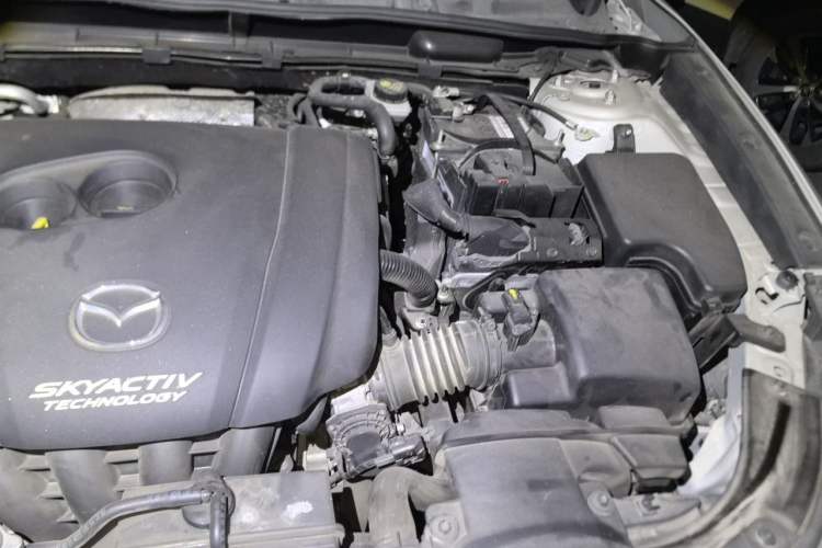 Used Mazda CX-4 2018 2.0L Automatic Two-Wheel Drive Blue Sky Dynamic Version China V Standard Engine Bay Left