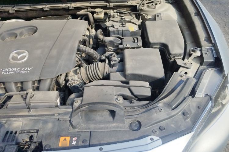 Used Mazda CX-4 2018 2.0L Automatic Two-Wheel Drive Blue Sky Dynamic Version China V Standard Engine Bay Left