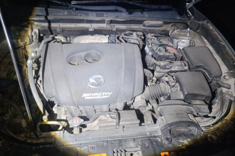 Used Mazda CX-4 2018 2.0L Automatic Two-Wheel Drive Blue Sky Dynamic Version China V Standard Engine Bay