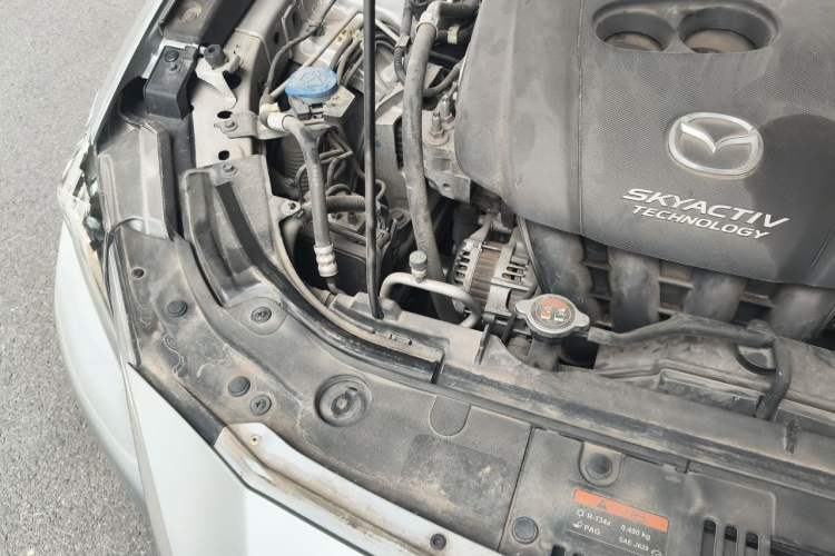 Used Mazda CX-4 2018 2.0L Automatic Two-Wheel Drive Blue Sky Dynamic Version China V Standard Engine Bay Right