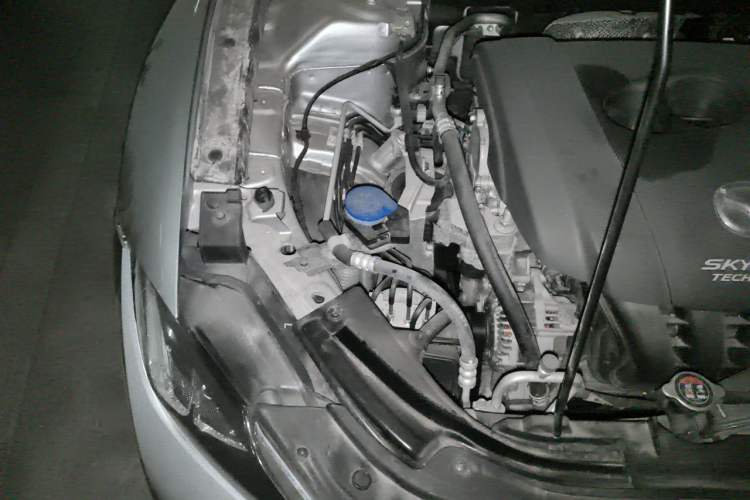 Used Mazda CX-4 2018 2.0L Manual Two-Wheel Drive Blue Sky Dynamic Edition China V Standard Engine Bay Right