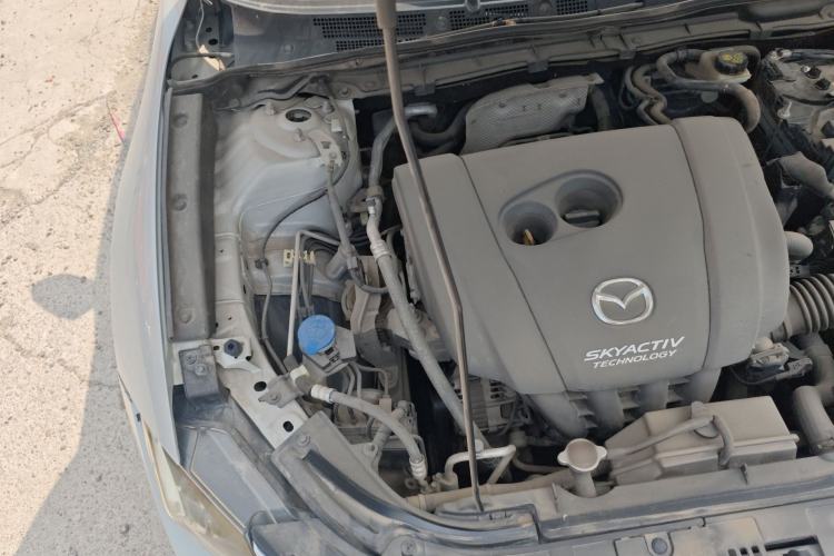 Used Mazda CX-4 2018 2.0L Automatic Two-Wheel Drive Blue Sky Dynamic Version China VI Standard Engine Bay Right