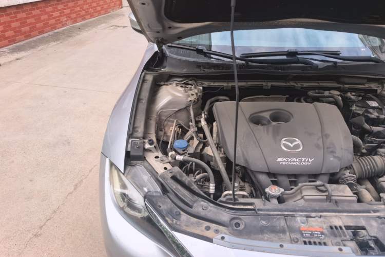 Used Mazda CX-4 2018 2.0L Automatic Two-Wheel Drive Blue Sky Dynamic Version China V Standard Engine Bay Right