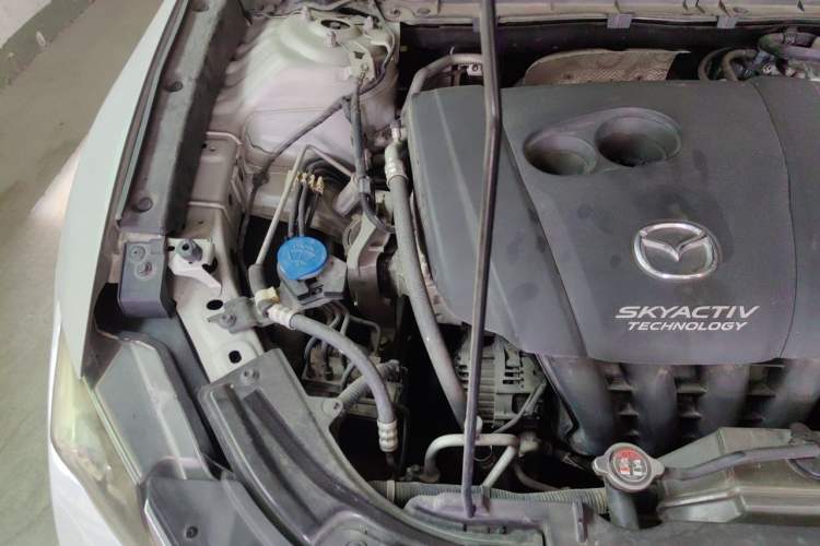 Used Mazda CX-4 2018 2.0L Automatic 2WD Blue Sky Exploration Edition China VI Standard Engine Bay Right