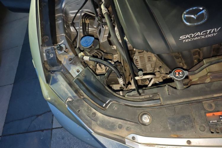Used Mazda CX-4 2018 2.0L Automatic 2WD Blue Sky Exploration Edition China VI Standard Engine Bay Right
