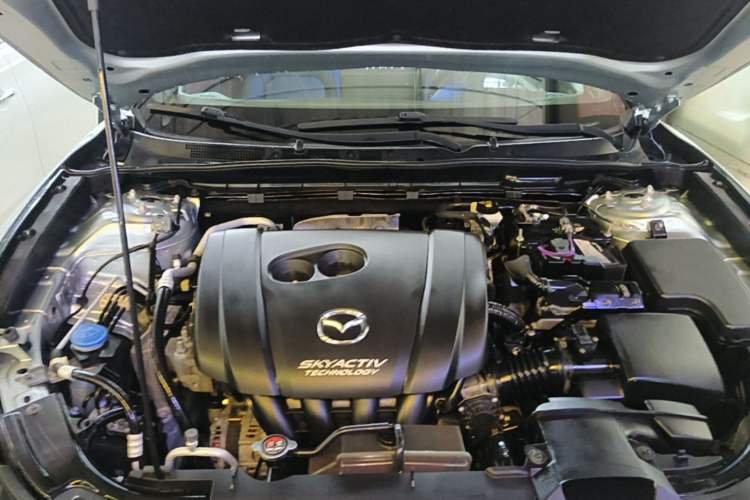 Used Mazda CX-4 2018 2.0L Automatic Two-Wheel Drive Blue Sky Dynamic Version China V Standard Engine Bay