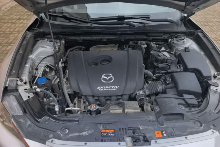 Used Mazda CX-4 2018 2.0L Automatic Two-Wheel Drive Blue Sky Exploration Version China V Standard Engine Bay