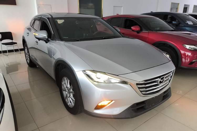 Used Mazda CX-4 2018 2.0L Automatic Two-Wheel Drive Blue Sky Dynamic Version China VI Standard Front Right 45 Deg