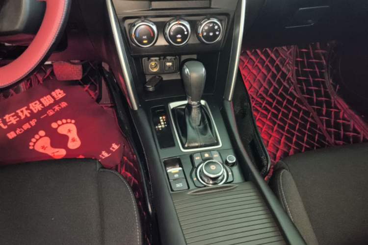 Used Mazda CX-4 2018 2.0L Automatic Two-Wheel Drive Blue Sky Dynamic Version China VI Standard Gear Lever