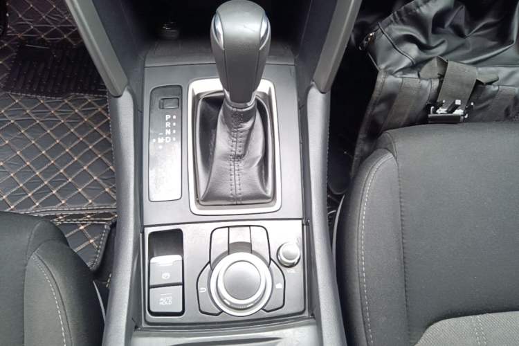 Used Mazda CX-4 2018 2.0L Automatic Two-Wheel Drive Blue Sky Dynamic Version China V Standard Gear Lever