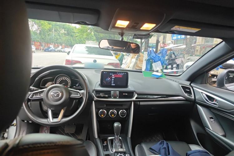Used Mazda CX-4 2018 2.0L Automatic Two-Wheel Drive Blue Sky Dynamic Version China VI Standard Headliner