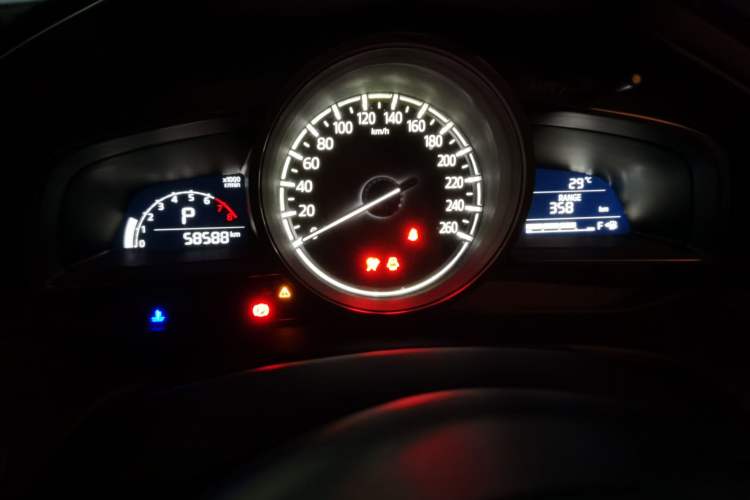 Used Mazda CX-4 2018 2.0L Automatic Two-Wheel Drive Blue Sky Dynamic Version China VI Standard Instrument Cluster