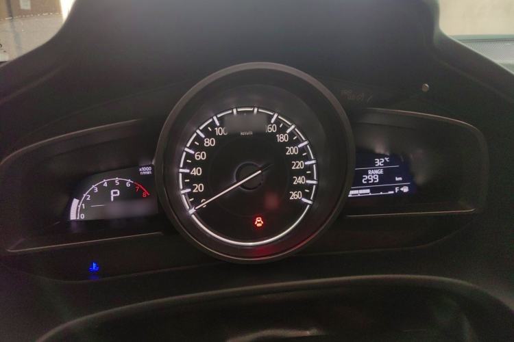 Used Mazda CX-4 2018 2.0L Automatic 2WD Blue Sky Exploration Edition China VI Standard Instrument Cluster