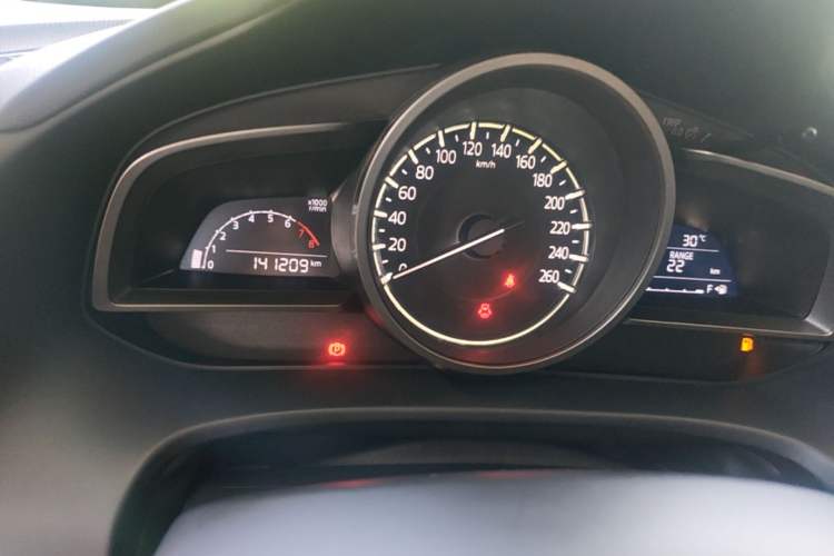Used Mazda CX-4 2018 2.0L Manual Two-Wheel Drive Blue Sky Dynamic Edition China V Standard Instrument Cluster