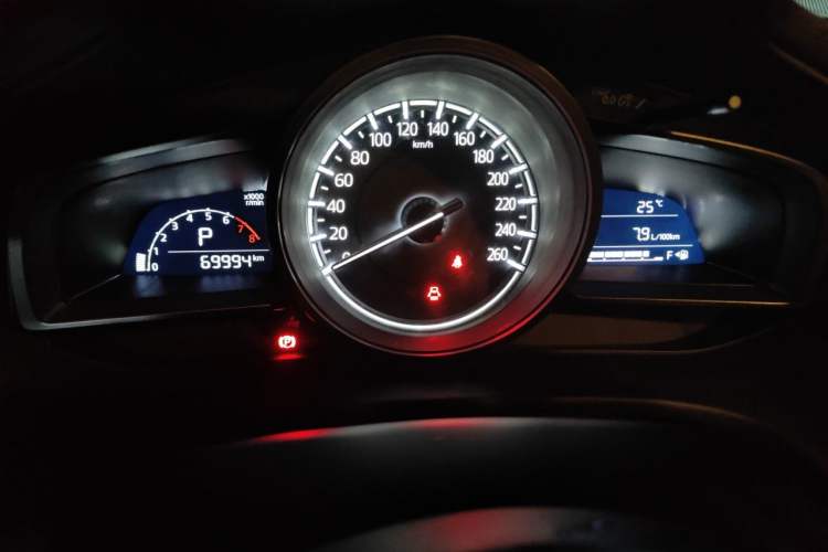 Used Mazda CX-4 2018 2.0L Automatic Two-Wheel Drive Blue Sky Dynamic Version China V Standard Instrument Cluster