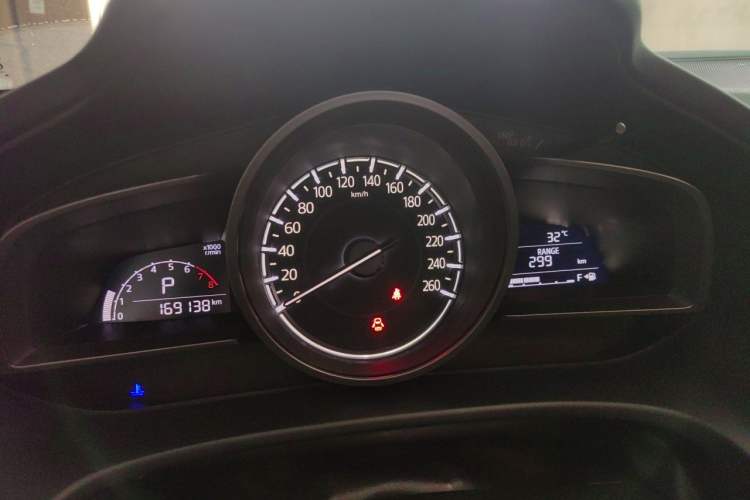 Used Mazda CX-4 2018 2.0L Automatic 2WD Blue Sky Exploration Edition China VI Standard Instrument Cluster