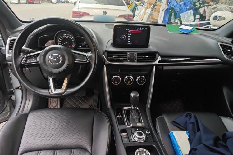 Used Mazda CX-4 2018 2.0L Automatic Two-Wheel Drive Blue Sky Dynamic Version China VI Standard Interior 2