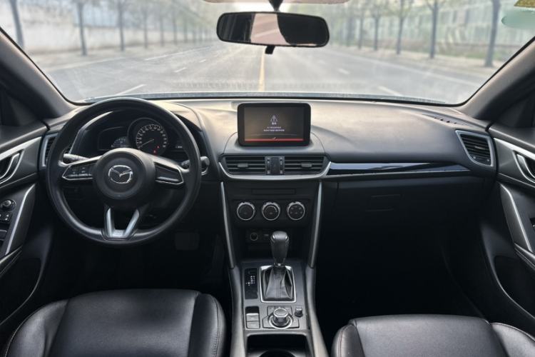 Used Mazda CX-4 2018 2.0L Automatic Two-Wheel Drive Blue Sky Dynamic Version China V Standard Interior 9