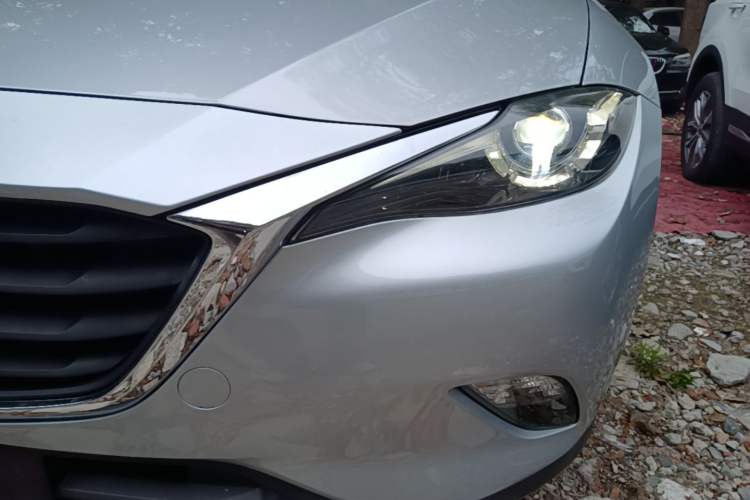 Used Mazda CX-4 2018 2.0L Automatic Two-Wheel Drive Blue Sky Dynamic Version China V Standard Left Front Headlight