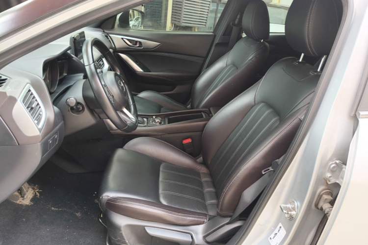 Used Mazda CX-4 2018 2.0L Automatic Two-Wheel Drive Blue Sky Luxury Edition Left Front Seat