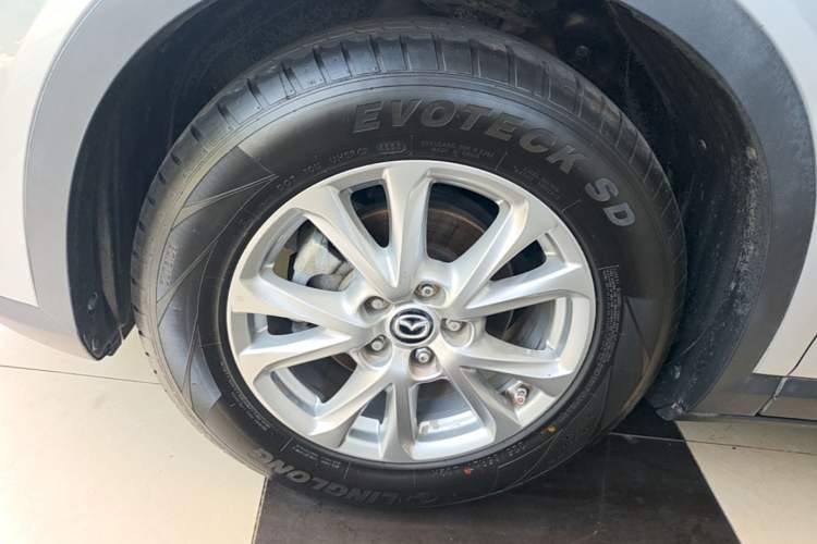 Used Mazda CX-4 2018 2.0L Manual Two-Wheel Drive Blue Sky Dynamic Edition China V Standard Left Front Wheel Hub