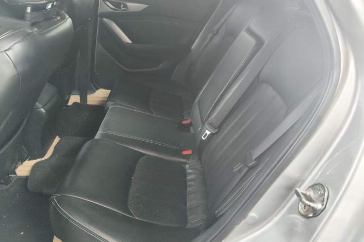 Used Mazda CX-4 2018 2.0L Automatic Two-Wheel Drive Blue Sky Dynamic Version China V Standard Left Rear Seat