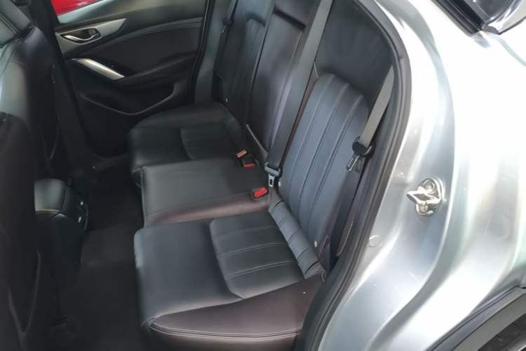 Used Mazda CX-4 2018 2.5L Automatic 4x4 Bluelight Fearless Edition China V Standard Left Rear Seat