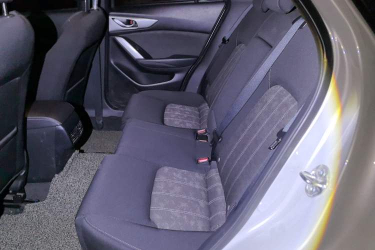 Used Mazda CX-4 2018 2.0L Automatic Two-Wheel Drive Blue Sky Dynamic Version China V Standard Left Rear Seat