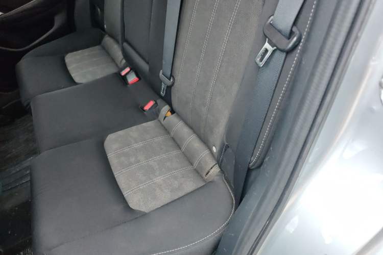 Used Mazda CX-4 2018 2.0L Automatic 2WD Blue Sky Exploration Edition China VI Standard Left Rear Seat