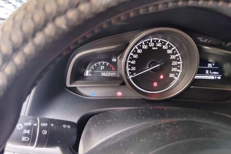 Used Mazda CX-4 2018 2.0L Automatic Two-Wheel Drive Blue Sky Dynamic Version China VI Standard Odometer Close Up