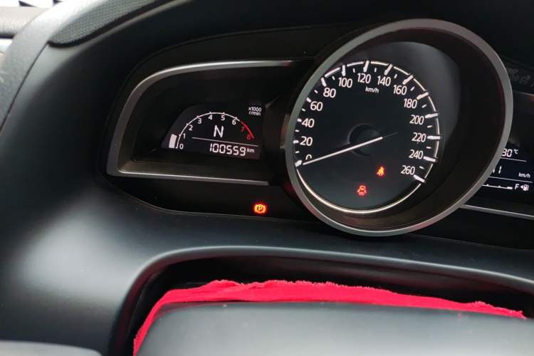 Used Mazda CX-4 2018 2.0L Automatic Two-Wheel Drive Blue Sky Dynamic Version China V Standard Odometer Close Up