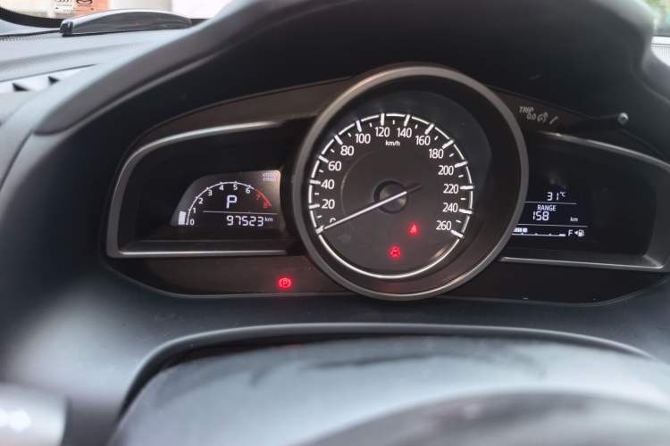 Used Mazda CX-4 2018 2.0L Automatic Two-Wheel Drive Blue Sky Dynamic Version China V Standard Odometer Close Up