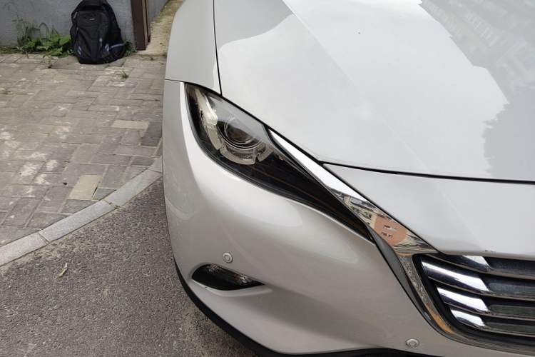 Used Mazda CX-4 2018 2.0L Automatic Two-Wheel Drive Blue Sky Dynamic Version China VI Standard Right Front Headlight