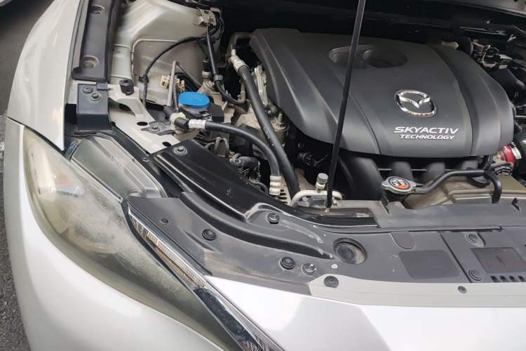 Used Mazda CX-4 2018 2.0L Automatic Two-Wheel Drive Blue Sky Dynamic Version China V Standard Right Front Headlight