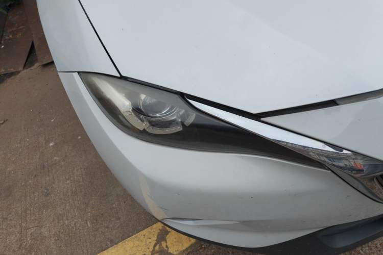 Used Mazda CX-4 2018 2.0L Automatic Two-Wheel Drive Blue Sky Luxury Edition Right Front Headlight