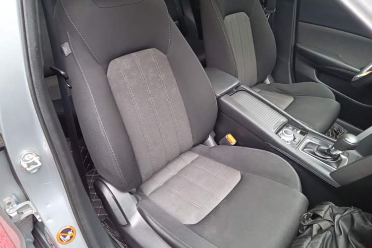Used Mazda CX-4 2018 2.0L Automatic Two-Wheel Drive Blue Sky Dynamic Version China V Standard Right Front Seat