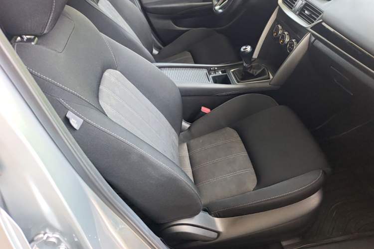 Used Mazda CX-4 2018 2.0L Manual Two-Wheel Drive Blue Sky Dynamic Edition China V Standard Right Front Seat