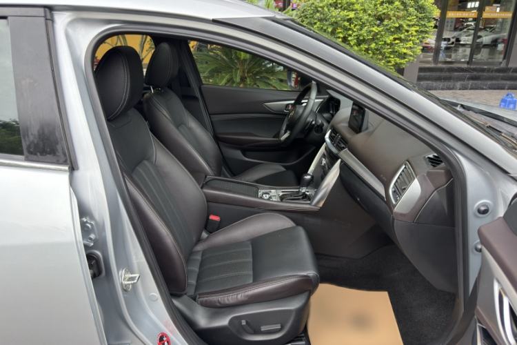 Used Mazda CX-4 2018 2.5L Automatic 4x4 Bluelight Fearless Edition China V Standard Right Front Seat