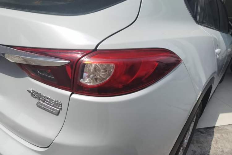 Used Mazda CX-4 2018 2.0L Automatic Two-Wheel Drive Blue Sky Dynamic Version China V Standard Right Rear Taillight
