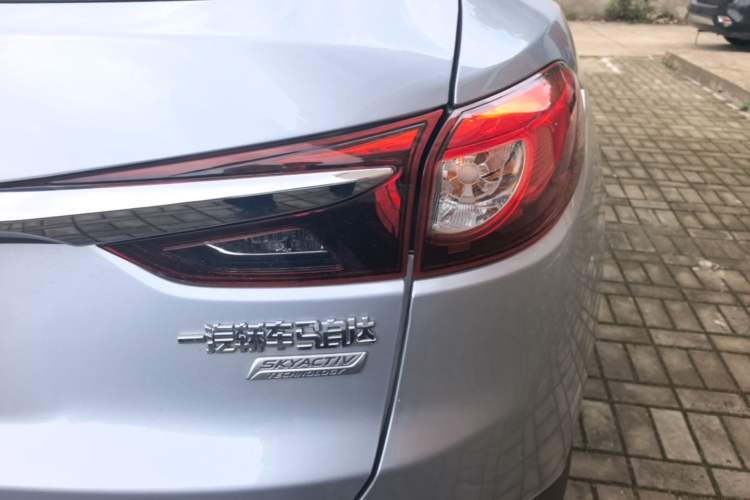 Used Mazda CX-4 2018 2.0L Automatic Two-Wheel Drive Blue Sky Exploration Version China V Standard Right Rear Taillight