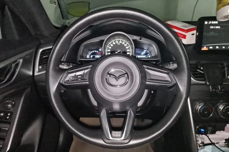 Used Mazda CX-4 2018 2.0L Manual Two-Wheel Drive Blue Sky Dynamic Edition China V Standard Steering Wheel