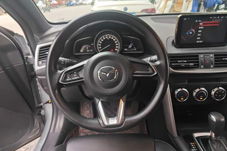 Used Mazda CX-4 2018 2.0L Automatic Two-Wheel Drive Blue Sky Dynamic Version China VI Standard Steering Wheel