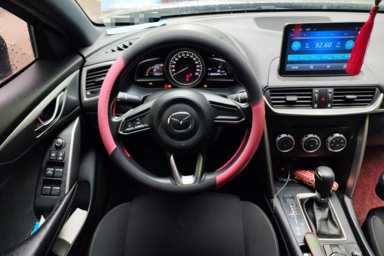 Used Mazda CX-4 2018 2.0L Automatic Two-Wheel Drive Blue Sky Dynamic Version China V Standard Steering Wheel